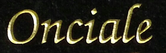 Inscription en Or 'Onciale'